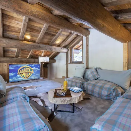 شقة Chalet St. Moritz: A Tapestry Of Ice And Luxury سانت موريتز