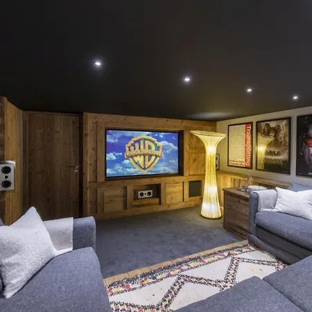 Chalet St. Moritz: A Tapestry Of Ice And Luxury شقة سانت موريتز